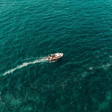 Des panneaux solaire pour votre bateau; être autonome au large, quelle liberté!